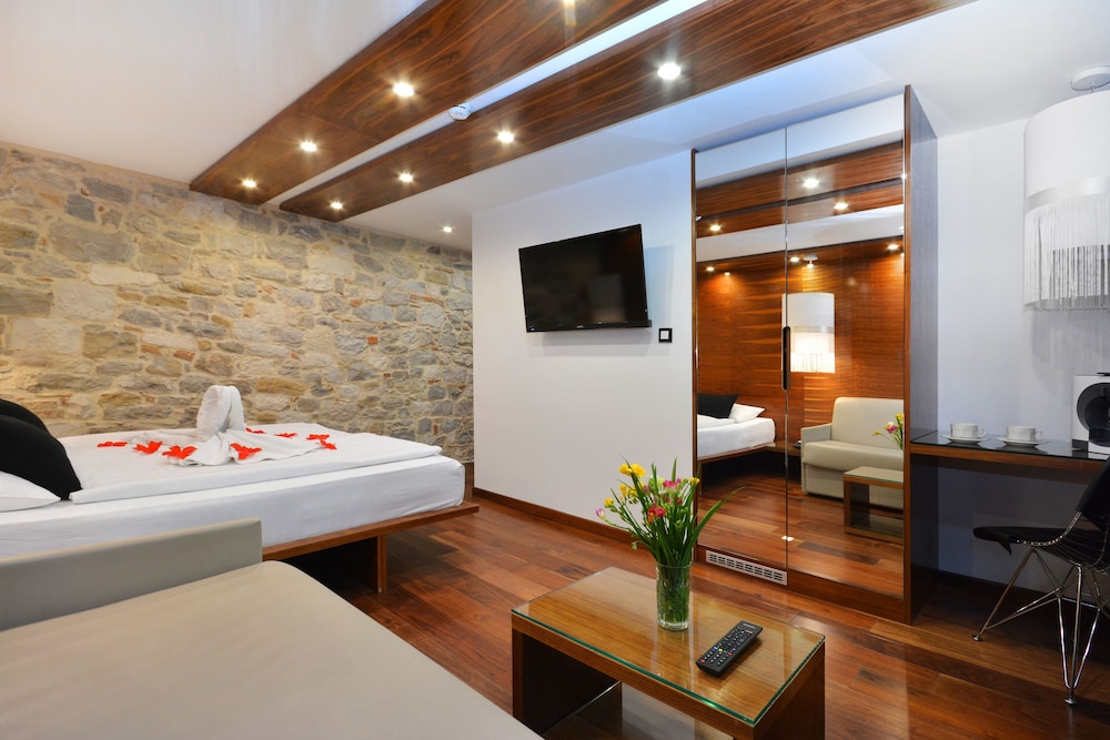 Heritage Jupiter Luxury Hotel — Hotel rooms in Split, Split-Dalmatia