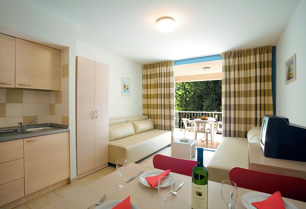 Solaris Residence - Naturist — Hotel rooms in Tar, Istria
