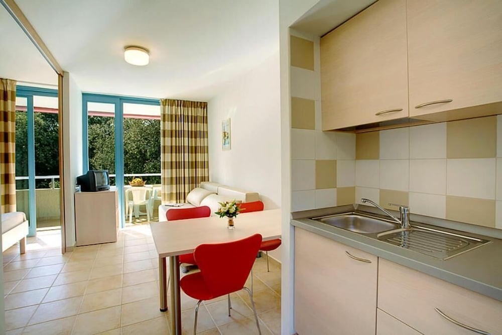 Solaris Residence - Naturist — Hotel rooms in Tar, Istria