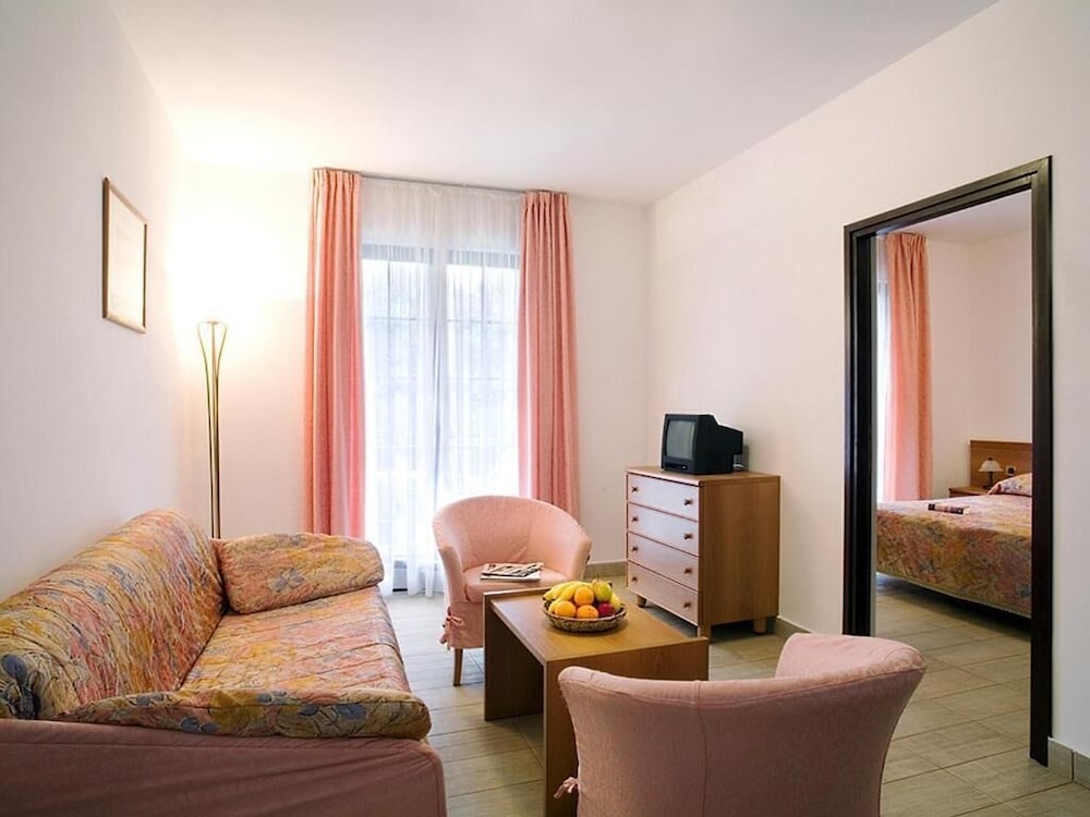 Solaris Residence - Naturist — Hotel rooms in Tar, Istria