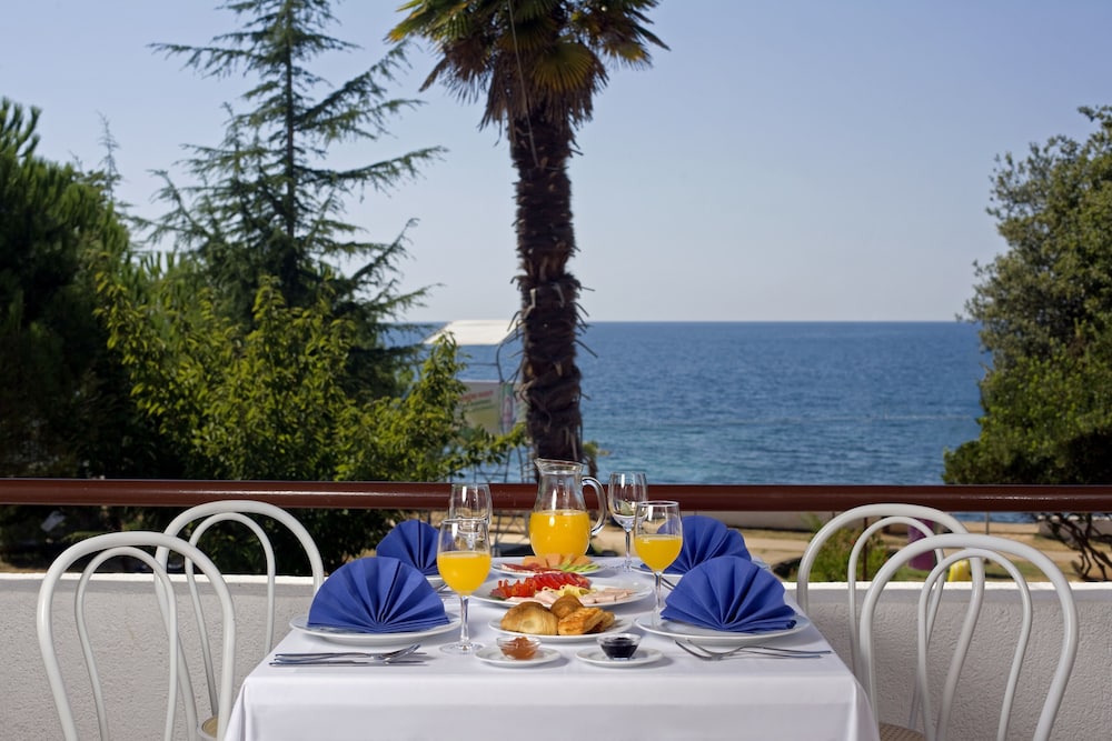 Solaris Residence - Naturist — Restaurant & bars in Tar, Istria
