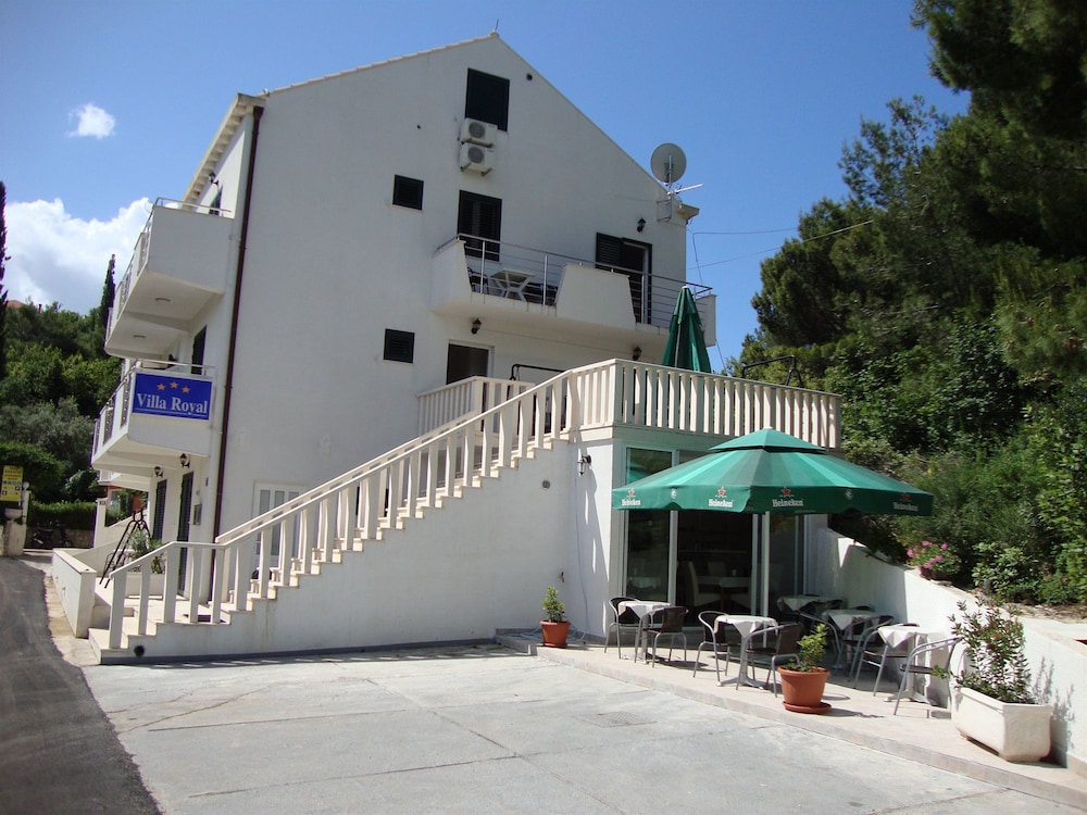 Villa Royal — Hotel building in Konavle, Dubrovnik-Neretva