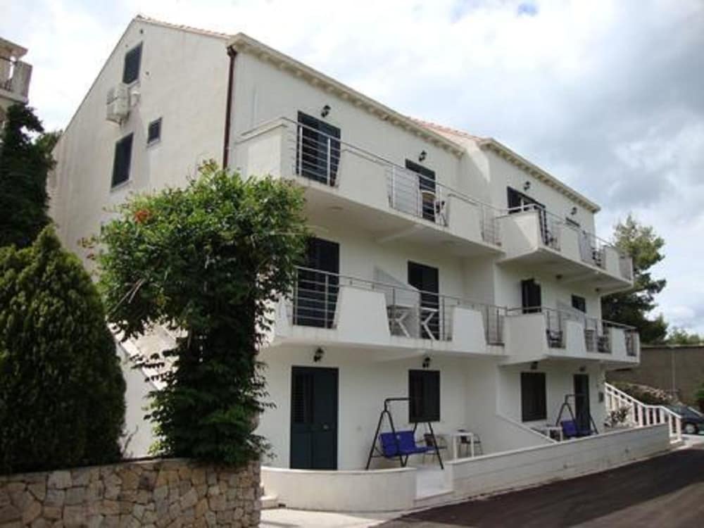 Villa Royal — Hotel building in Konavle, Dubrovnik-Neretva