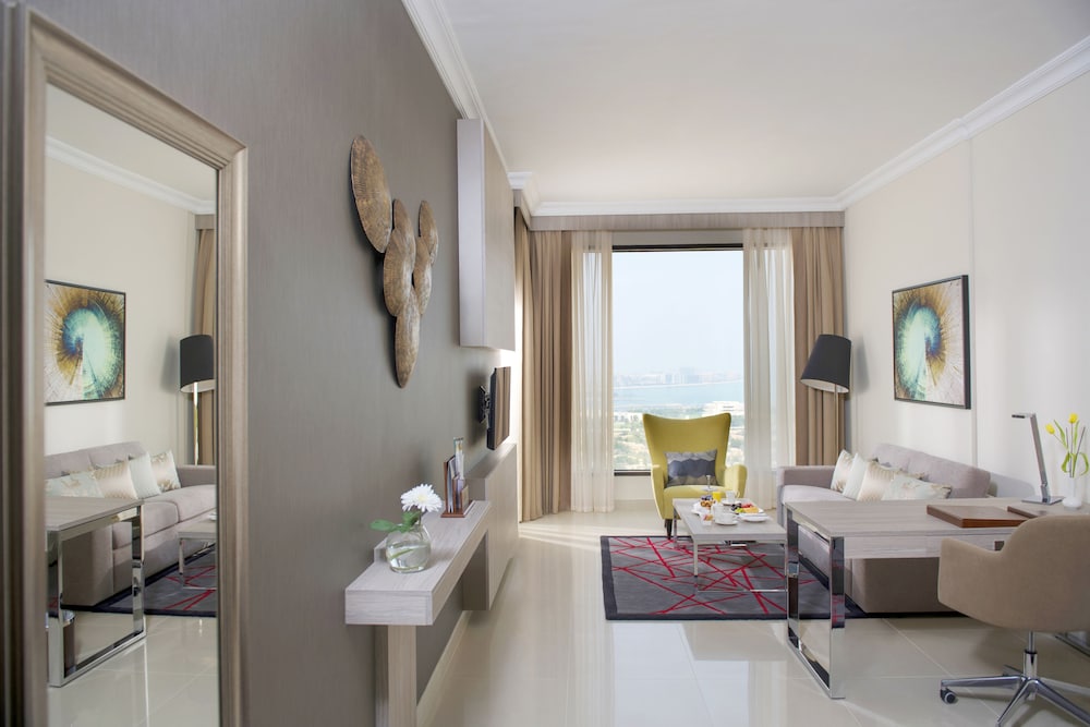 Two Seasons Hotel & Apartments — Hotel rooms in Dubai