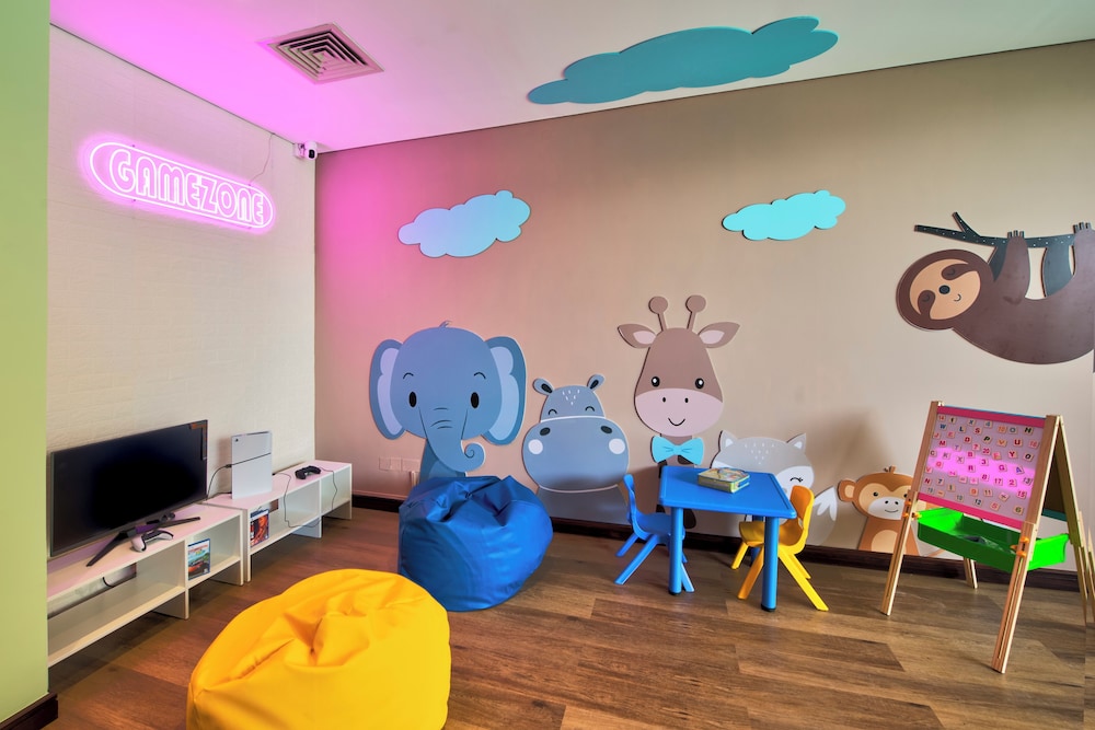 Two Seasons Hotel & Apartments — Attractions for children in Dubai
