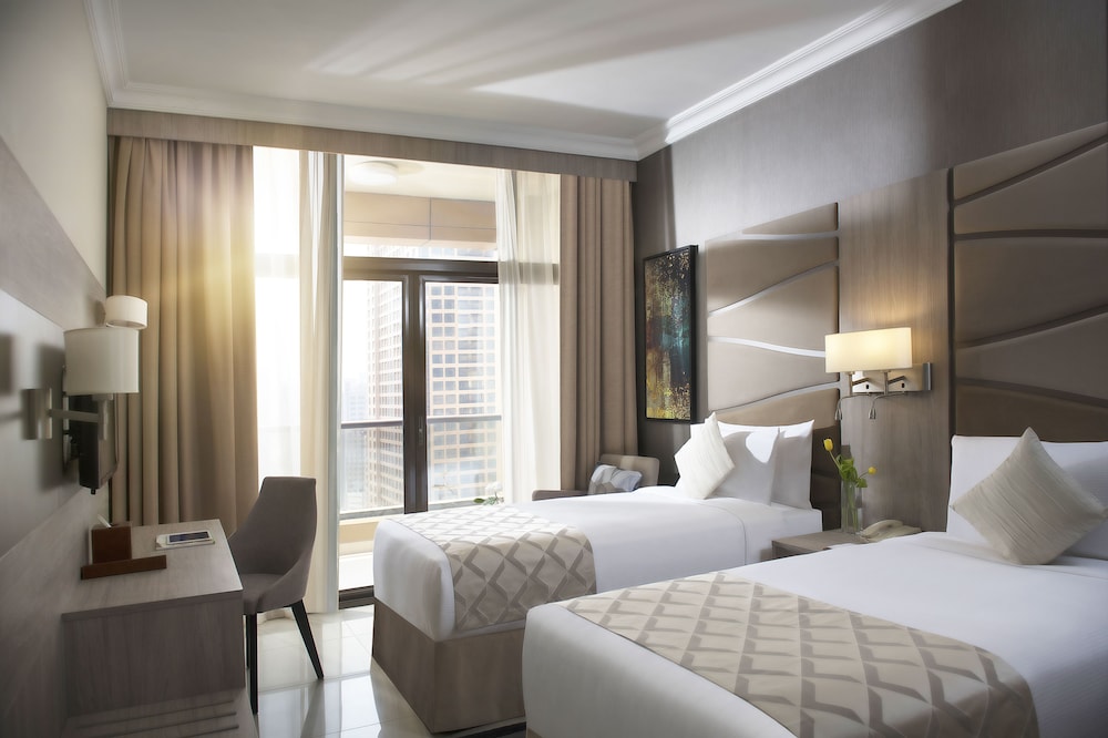 Two Seasons Hotel & Apartments — Hotel rooms in Dubai