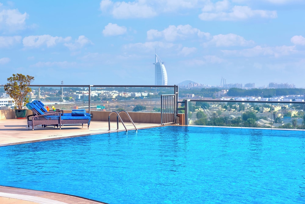 Two Seasons Hotel & Apartments - zdjęcie 2