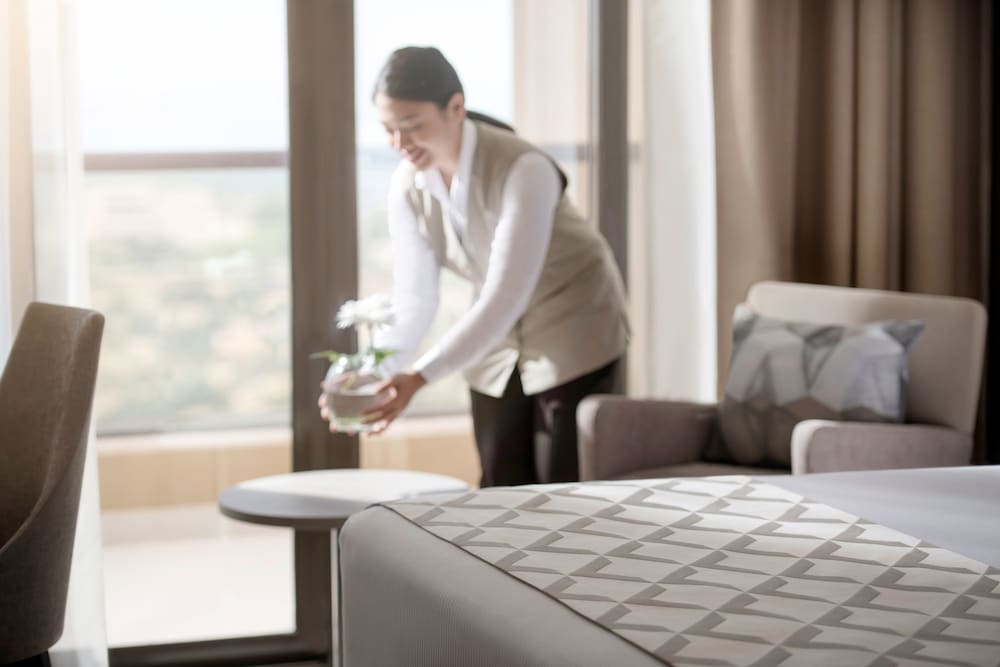 Two Seasons Hotel & Apartments — Hotel rooms in Dubai