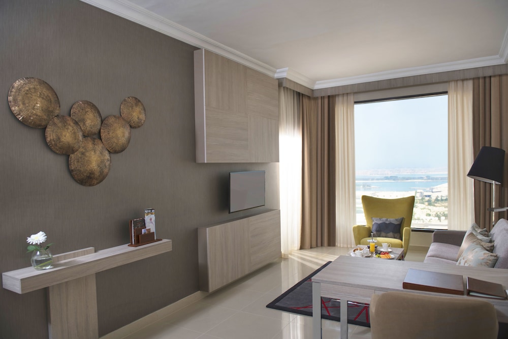Two Seasons Hotel & Apartments — Hotel rooms in Dubai