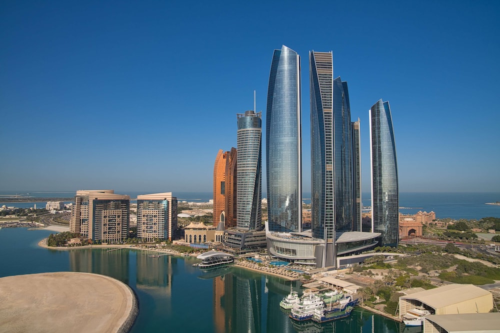 Conrad Abu Dhabi Etihad Towers — Attractions in the area in Abu Dhabi