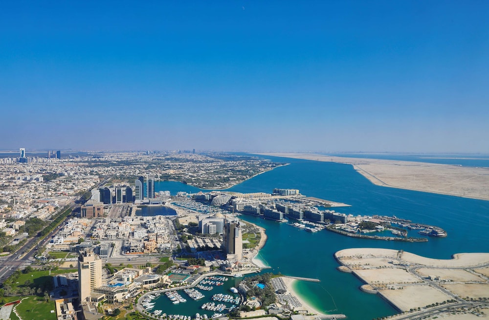 Conrad Abu Dhabi Etihad Towers — Attractions in the area in Abu Dhabi