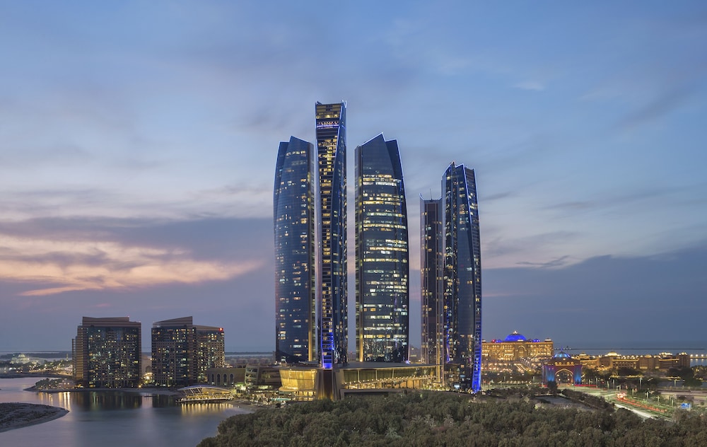 Conrad Abu Dhabi Etihad Towers — Hotel building in Abu Dhabi