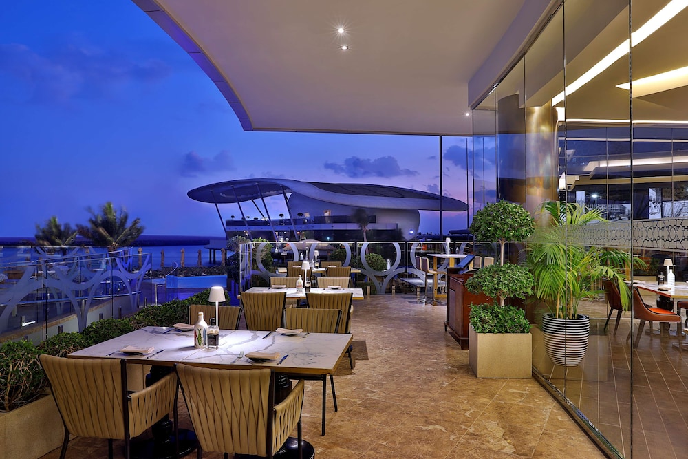 Conrad Abu Dhabi Etihad Towers — Restaurant & bars in Abu Dhabi