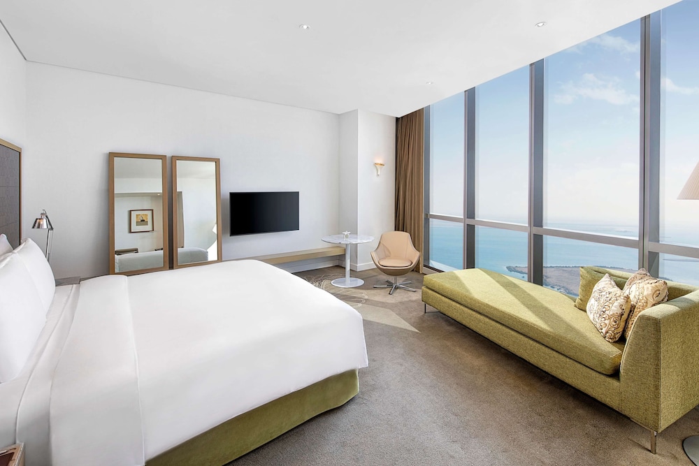 Conrad Abu Dhabi Etihad Towers — Hotel rooms in Abu Dhabi