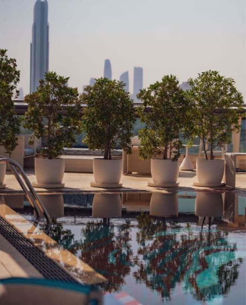 The Creekside Hotel Dubai an Accor Hotel — Swimming pool in Dubai