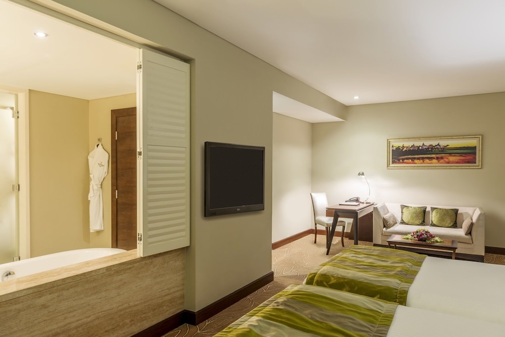 The Tower Plaza Hotel — Rooms in Dubai