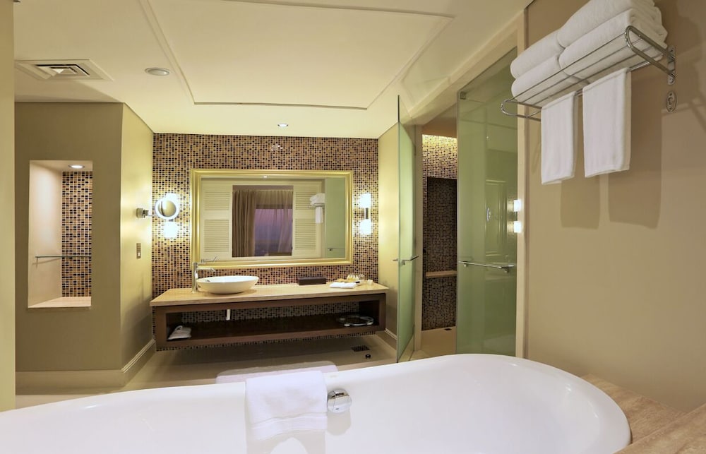 The Tower Plaza Hotel — Rooms in Dubai