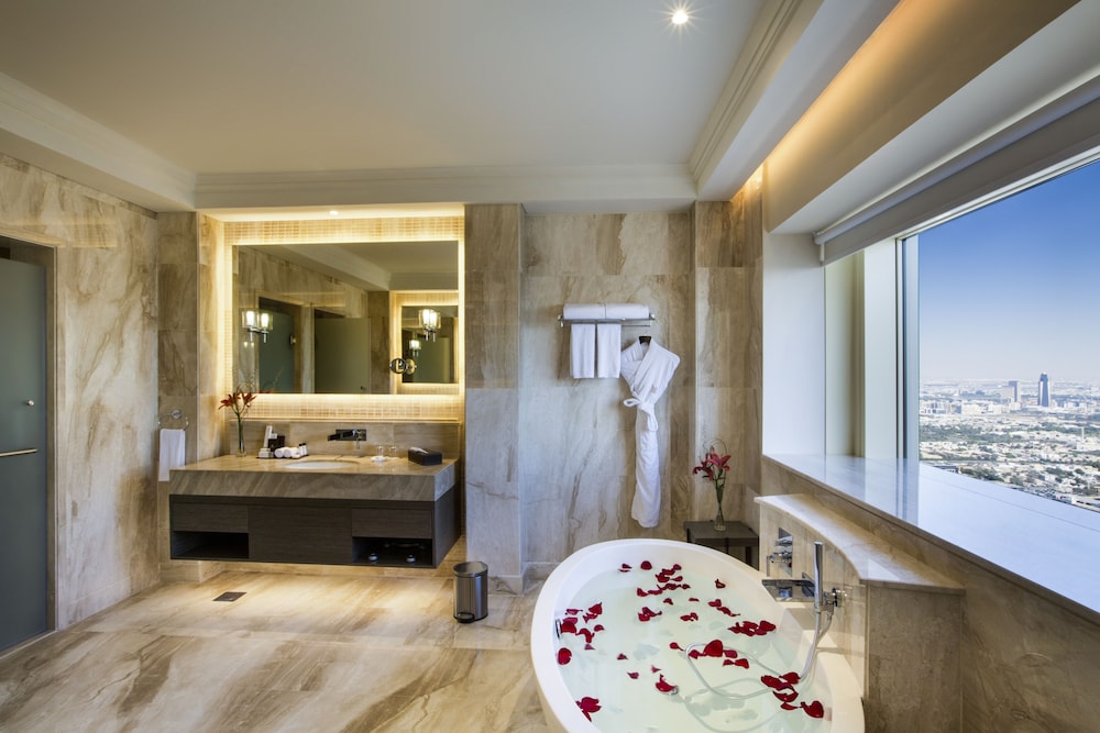The Tower Plaza Hotel — Rooms in Dubai