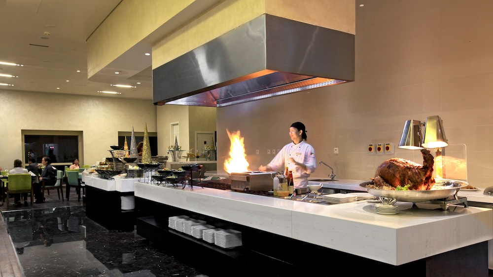 The Tower Plaza Hotel — Restaurant in Dubai