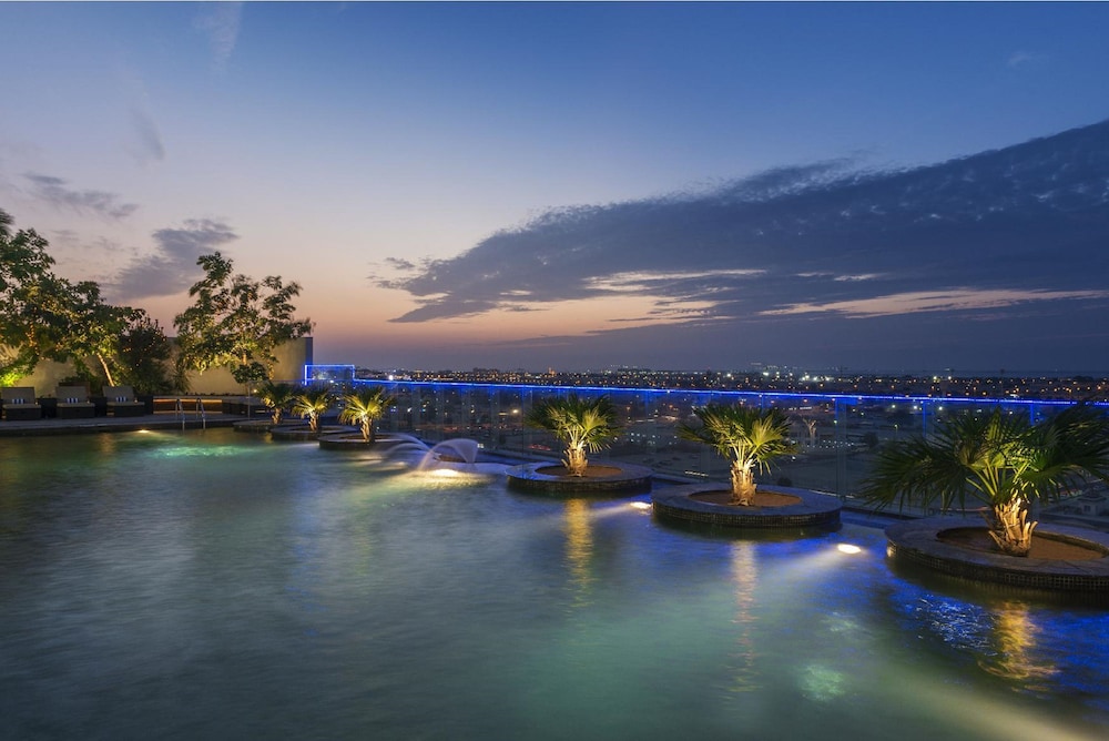 The Tower Plaza Hotel — Pool in Dubai