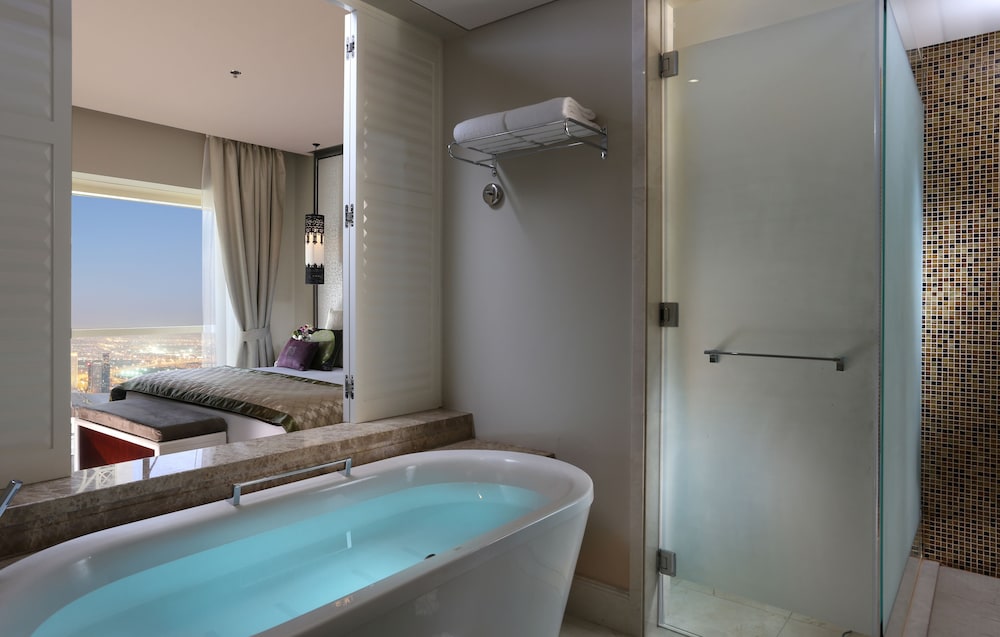 The Tower Plaza Hotel — Rooms in Dubai