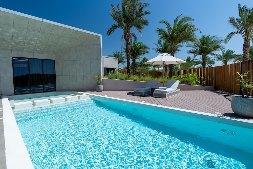 ERTH Abu Dhabi Hotel