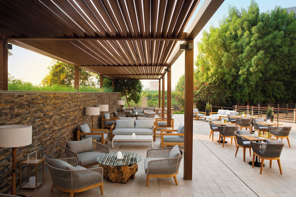 Park Rotana — Restaurant & bars in Abu Dhabi