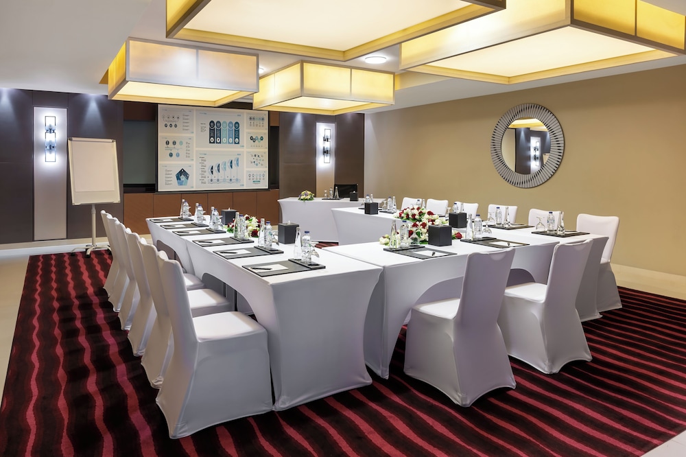 Park Rotana — Restaurant & bars in Abu Dhabi