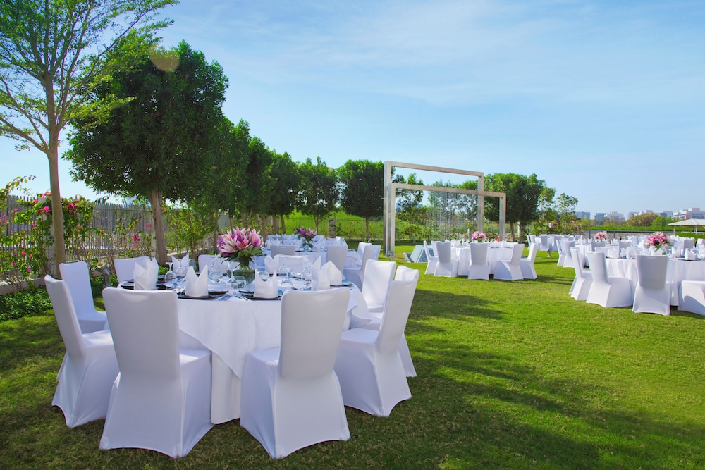 Park Rotana — Restaurant & bars in Abu Dhabi