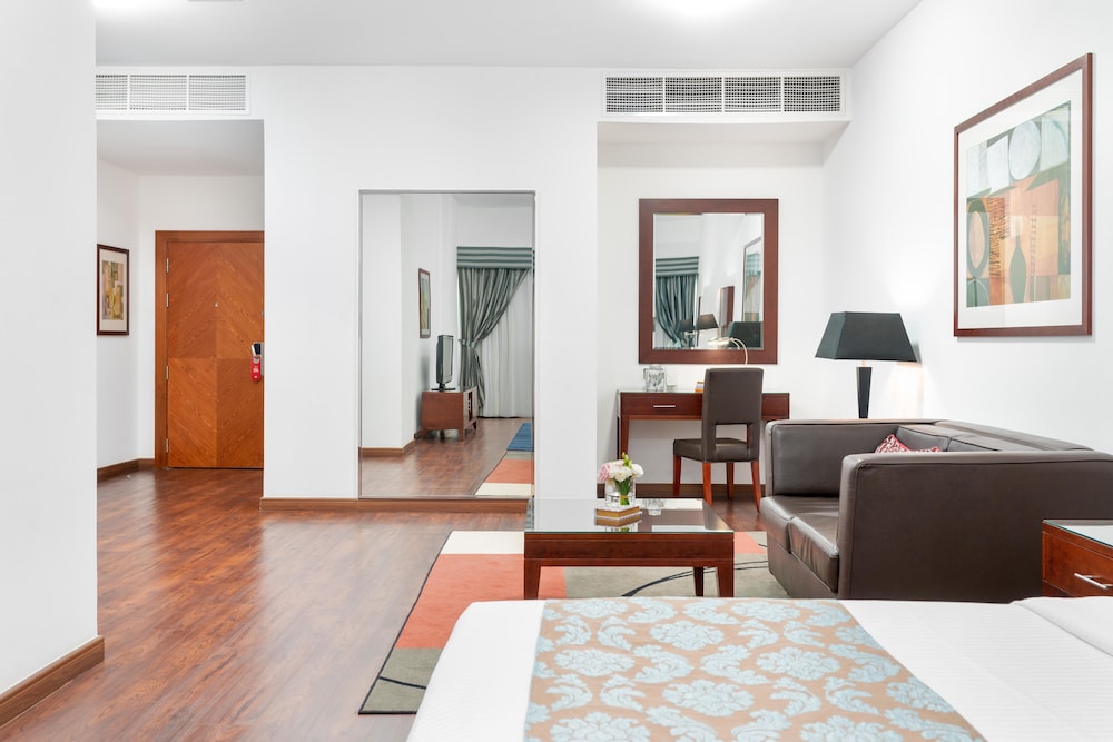 Golden Sands Hotel & Residences — Hotel rooms in Dubai