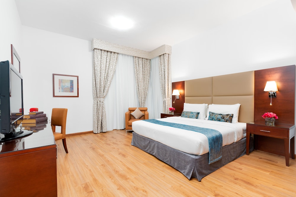 Golden Sands Hotel & Residences — Hotel rooms in Dubai