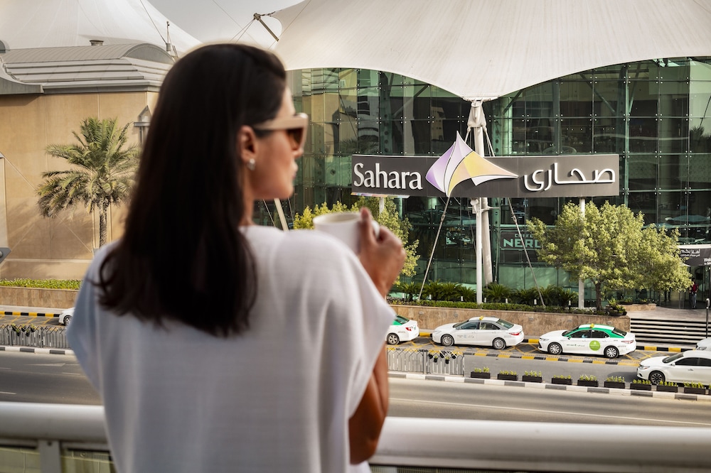 Golden Sands Hotel & Residences — Restaurant & bars in Dubai