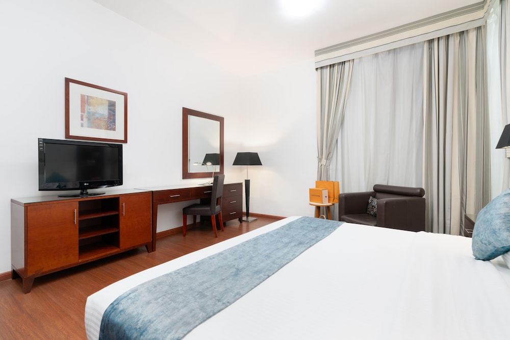 Golden Sands Hotel & Residences — Hotel rooms in Dubai