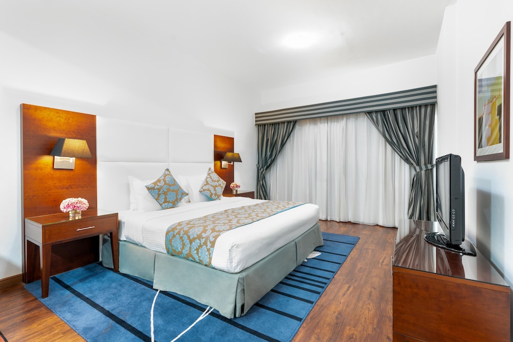 Golden Sands Hotel & Residences — Hotel rooms in Dubai