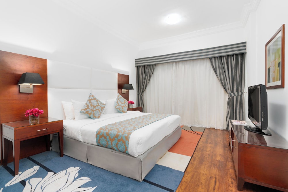 Golden Sands Hotel & Residences — Hotel rooms in Dubai