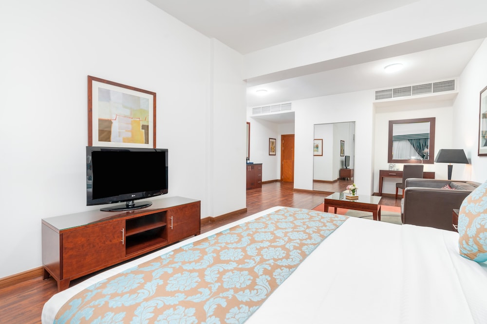 Golden Sands Hotel & Residences — Hotel rooms in Dubai