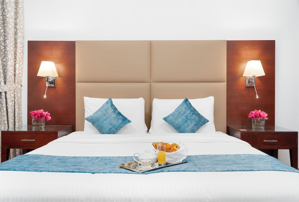 Golden Sands Hotel & Residences — Hotel rooms in Dubai