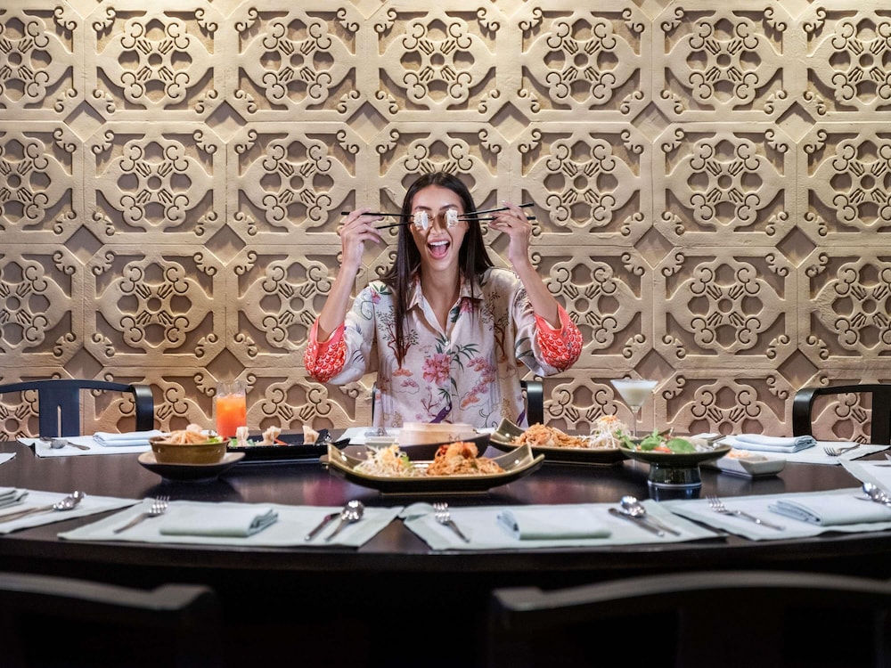 Sofitel Abu Dhabi Corniche — Restaurant & bars in Abu Dhabi