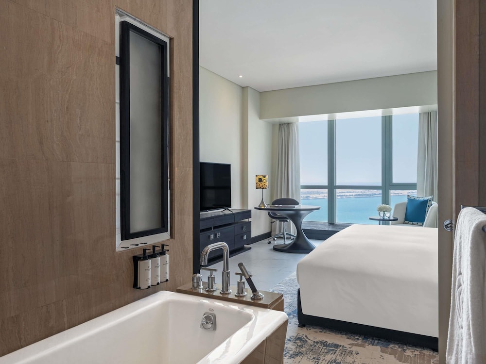 Sofitel Abu Dhabi Corniche — Hotel rooms in Abu Dhabi