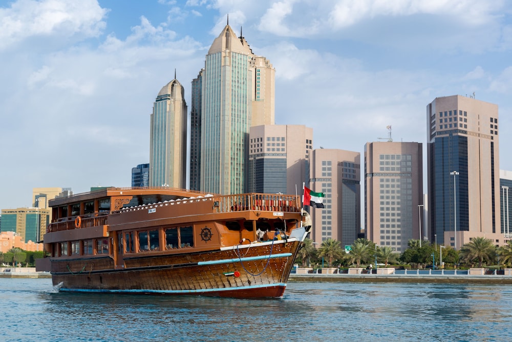 Sofitel Abu Dhabi Corniche — Attractions in the area in Abu Dhabi