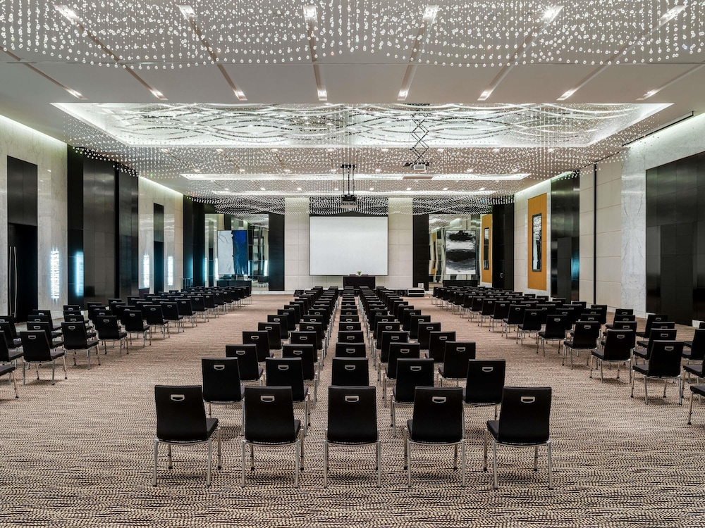 Sofitel Abu Dhabi Corniche — Hotel building in Abu Dhabi