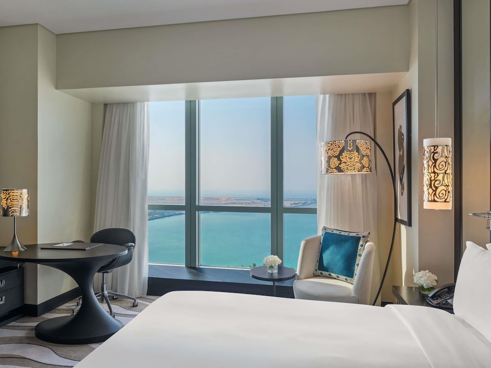 Sofitel Abu Dhabi Corniche — Hotel rooms in Abu Dhabi