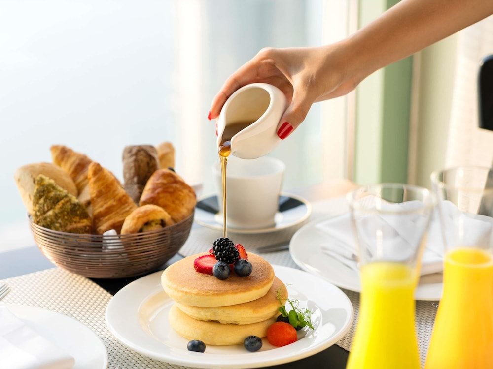 Sofitel Abu Dhabi Corniche — Restaurant & bars in Abu Dhabi