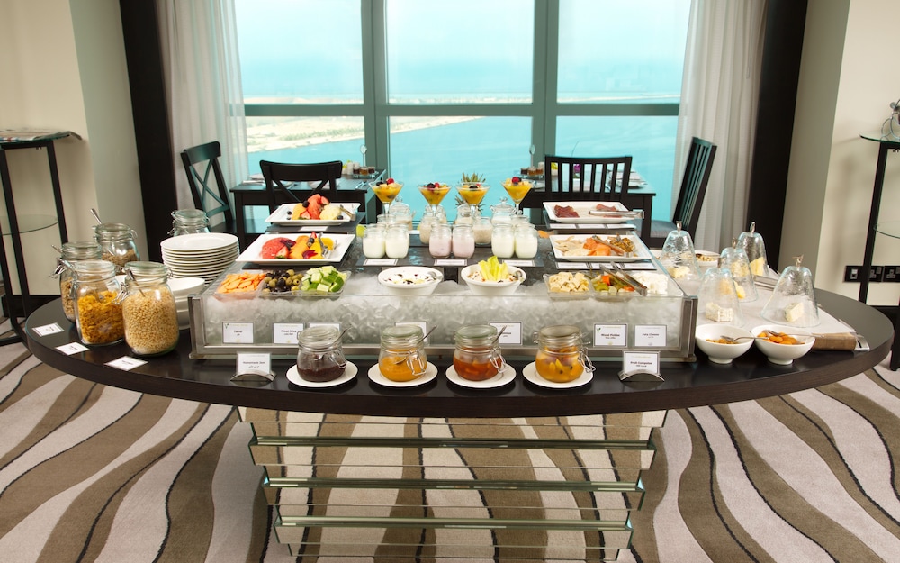 Sofitel Abu Dhabi Corniche — Restaurant & bars in Abu Dhabi