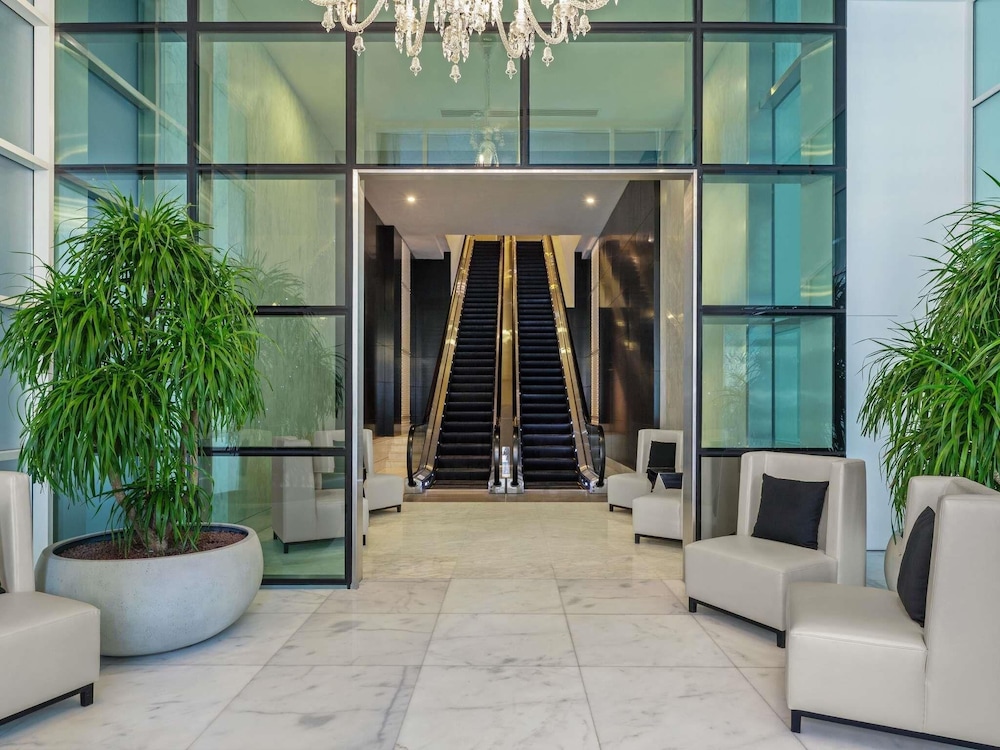 Sofitel Abu Dhabi Corniche — Hotel building in Abu Dhabi