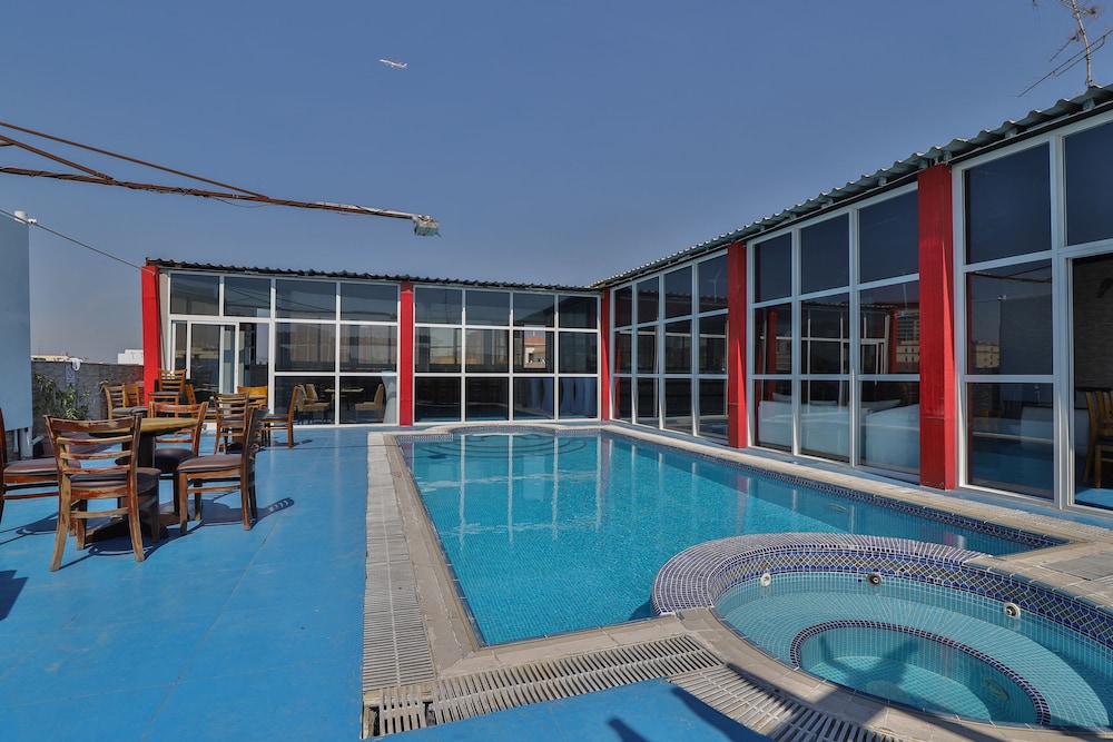 Sun And Sands Downtown Hotel — Swimming pool in Dubai