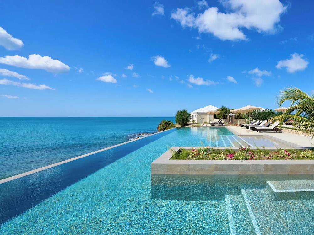 Hawksbill Resort Antigua — Swimming pool in St. John's