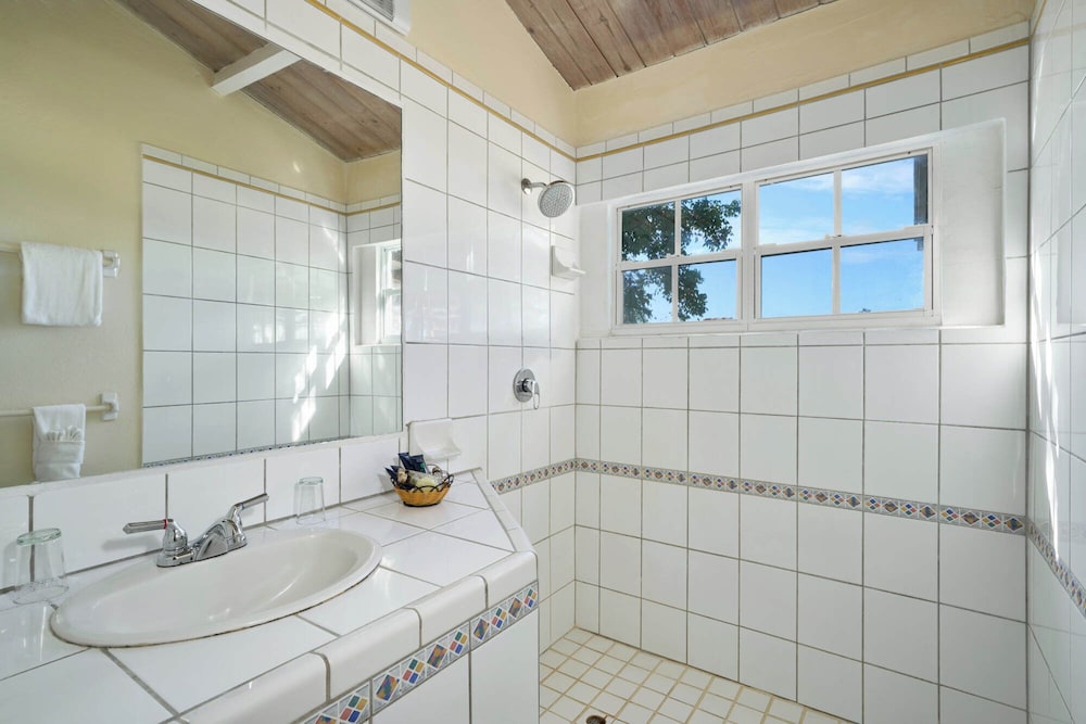 Hawksbill Resort Antigua — Hotel rooms in St. John's