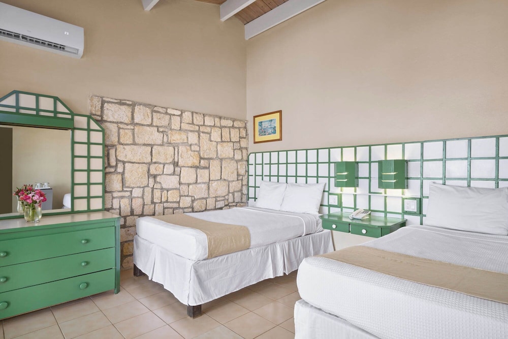 Hawksbill Resort Antigua — Hotel rooms in St. John's