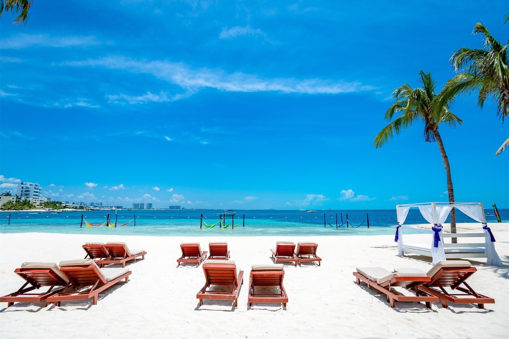 Grand Oasis Palm - All Inclusive — Beach in Cancun, Quintana Roo